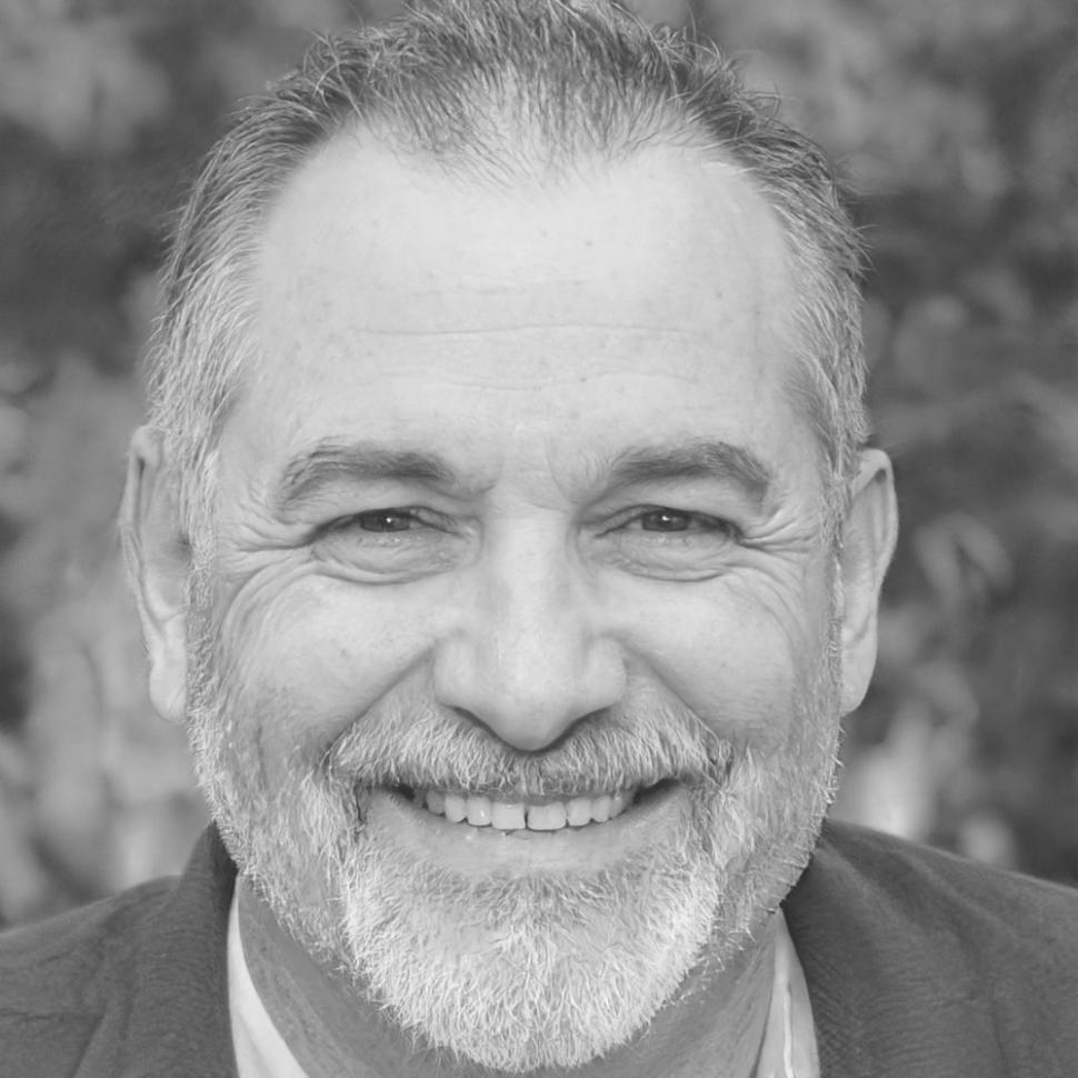 Ritratto di Marco Deledda, fotografo e docente specializzato in travel photography